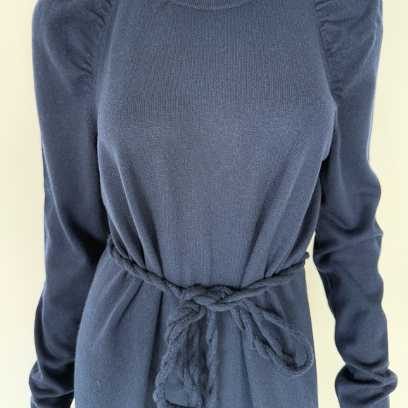 CHANEL women cashmere dress size 46FR or 12 US Authentic Retail 3500$ - Picture 3 of 12